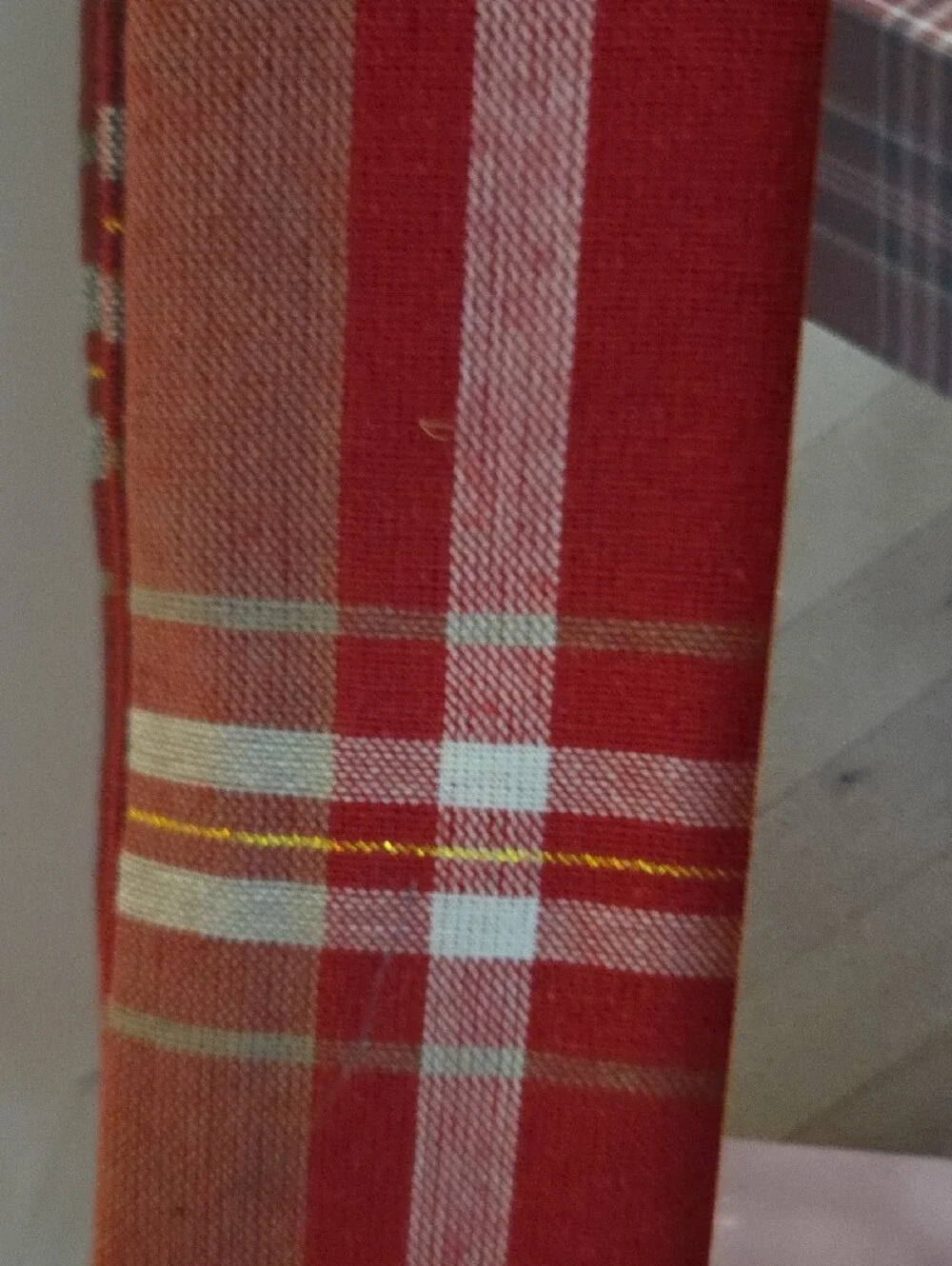 St. Nicholas Square NWT Red and Green Plaid Tablecloth, oblong 60x84in.